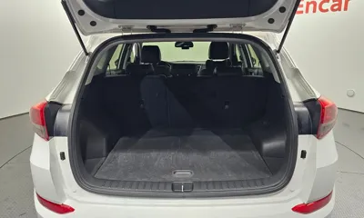 Hyundai Tucson 2018, 76884 км, за 10994.02 USD - фото 17