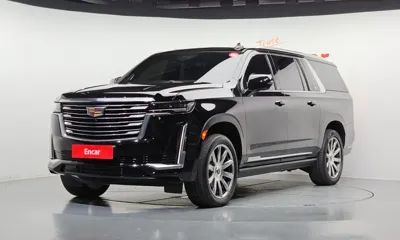 Cadillac Escalade · 2022 год