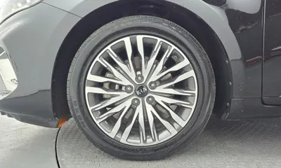 Kia K7 2021, 57884 км, за 11349.61 USD