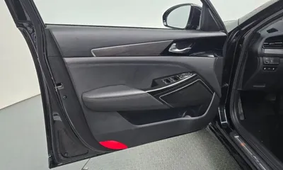 Kia K7 2021, 57884 км, за 11349.61 USD - фото 24