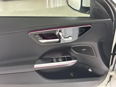 Mercedes-Benz C-Class 2022, 53000 км, за 25048.23 USD