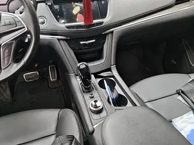Cadillac XT5 2022, 55599 км, за 21217.33 USD - фото 16