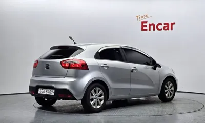 Kia Pride 2014, 119930 км, за 2949.29 USD