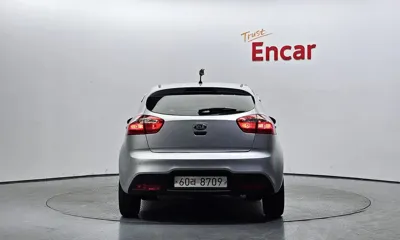 Kia Pride 2014, 119930 км, за 2949.29 USD