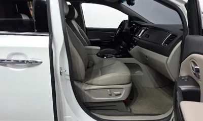Kia Canival 2019, 88061 км, за 8977.37 USD - фото 26