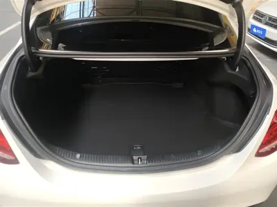 Mercedes-Benz C-Class 2017, 132600 км, за 10741.4 USD
