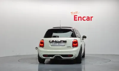 MINI Cooper 2015, 137897 км, за 4934.02 USD