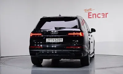 Audi Q7 2022, 73666 км, за 40307.34 USD