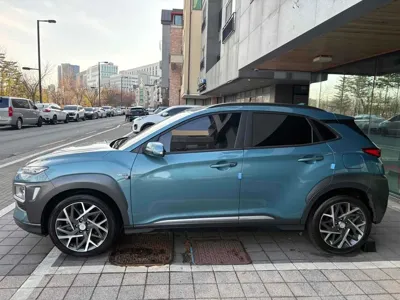 Hyundai Kona 2020, 88000 км, за 10030.42 USD
