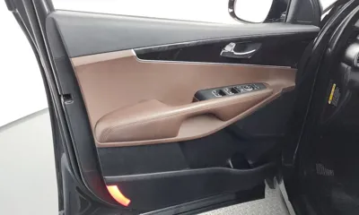 Kia Sorento 2016, 54649 км, за 9181.48 USD - фото 24