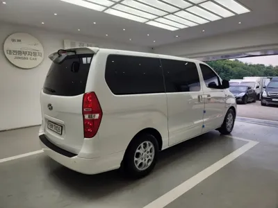Hyundai Starex 2016, 112711 км, за 7481.14 USD