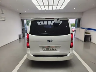 Hyundai Starex 2016, 112711 км, за 7481.14 USD