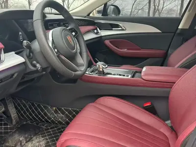 Hongqi Hongqi H5 2025, 7000 км, за 14056.4 USD