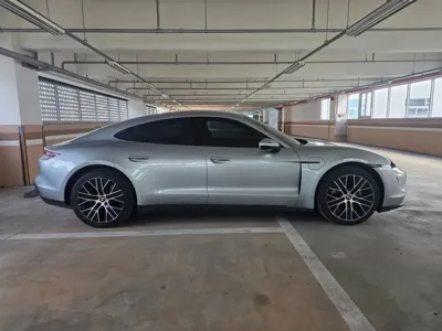 Porsche Taycan 2022, 68424 км, за 56555.92 USD