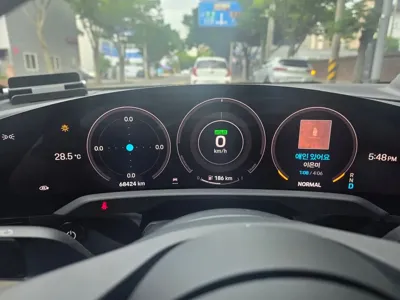 Porsche Taycan 2022, 68424 км, за 56555.92 USD