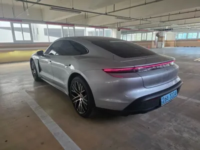 Porsche Taycan 2022, 68424 км, за 56555.92 USD - фото 7