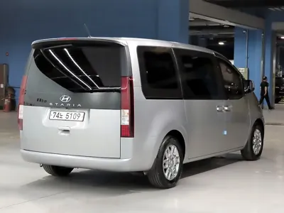 Hyundai Staria 2022, 87208 км, за 14911.76 USD