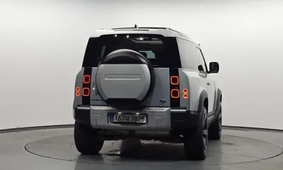 Land Rover Defender 2022, 77205 км, за 37405.71 USD