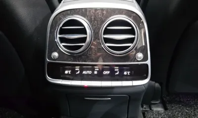 Mercedes-Benz S-Class 2019, 88755 км, за 27257.38 USD - фото 33