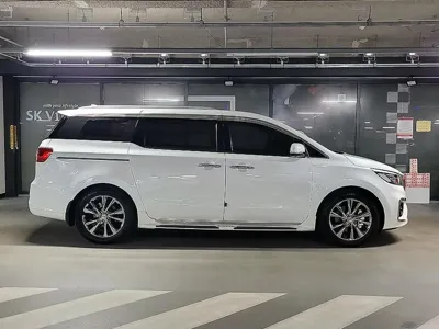 Kia Canival 2019, 132127 км, за 10095.14 USD
