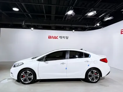 Kia K3 2014, 157736 км, за 2494.42 USD