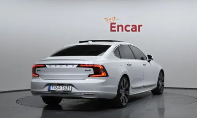 Volvo S90 2023, 30560 км, за 28277.96 USD