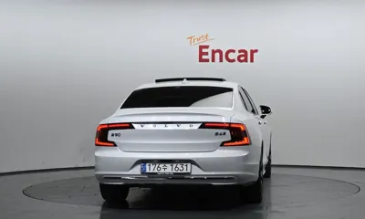 Volvo S90 2023, 30560 км, за 28277.96 USD