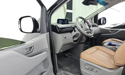 Hyundai Staria 2025, 57701 км, за 26913.48 USD - фото 10