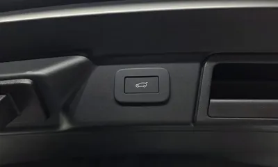 Land Rover Range Rover Velar 2026, 23 км, за 57205.99 USD - фото 32