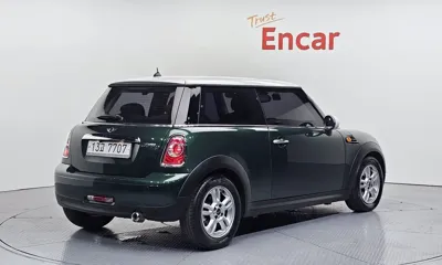 MINI Cooper 2012, 95228 км, за 2268.74 USD