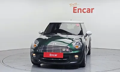 MINI Cooper 2012, 95228 км, за 2268.74 USD