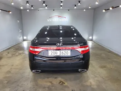 Hyundai Grandeur 2011, 260068 км, за 1903.64 USD