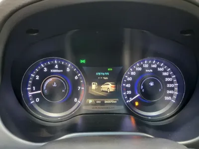 Hyundai Grandeur 2011, 260068 км, за 1889.25 USD - фото 8