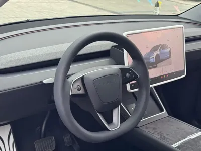 Tesla Model Y 2025, 12000 км, за 38080.49 USD