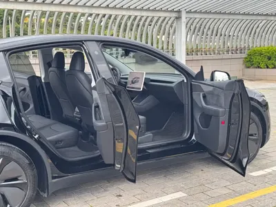 Tesla Model Y 2025, 12000 км, за 38080.49 USD - фото 19