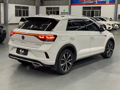 Volkswagen T-Roc 2024, 20000 км, за 12471.75 USD