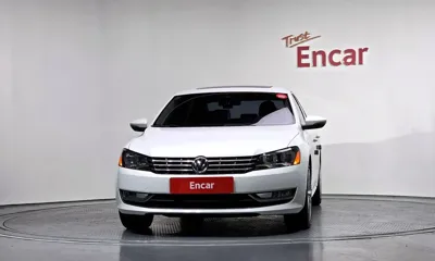 Volkswagen Passat 2013, 33664 км, за 5616.12 USD