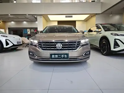 Volkswagen Passat 2020, 69000 км, за 10005.69 USD