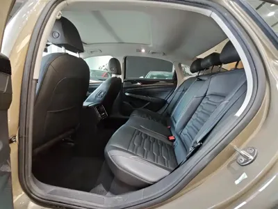 Volkswagen Passat 2020, 69000 км, за 10005.69 USD - фото 8