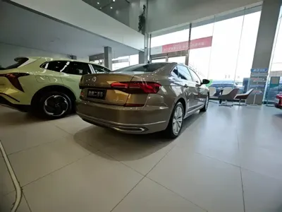 Volkswagen Passat 2020, 69000 км, за 10005.69 USD - фото 14