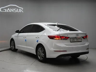 Hyundai Avante 2016, 96061 км, за 4398.06 USD