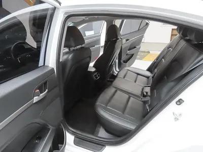 Hyundai Avante 2016, 96061 км, за 4398.06 USD - фото 10
