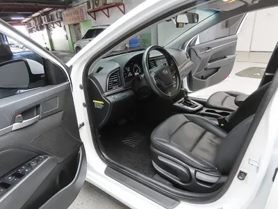 Hyundai Avante 2016, 96061 км, за 4398.06 USD - фото 13