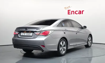 Hyundai Sonata 2012, 94599 км, за 3610.35 USD