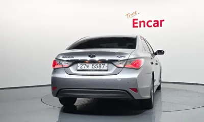 Hyundai Sonata 2012, 94599 км, за 3610.35 USD