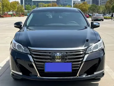 Toyota Crown 2018, 109000 км, за 15552.97 USD