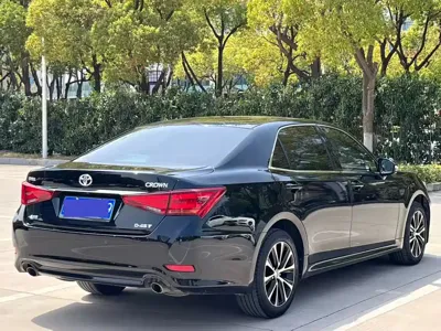 Toyota Crown 2018, 109000 км, за 15552.97 USD