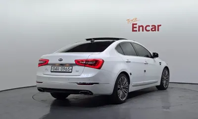 Kia K7 2015, 121000 км, за 5665.17 USD