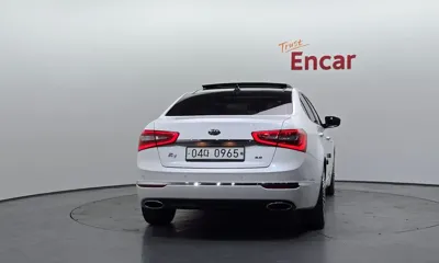 Kia K7 2015, 121000 км, за 5665.17 USD