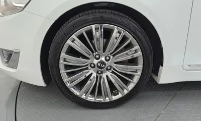 Kia K7 2015, 121000 км, за 5665.17 USD